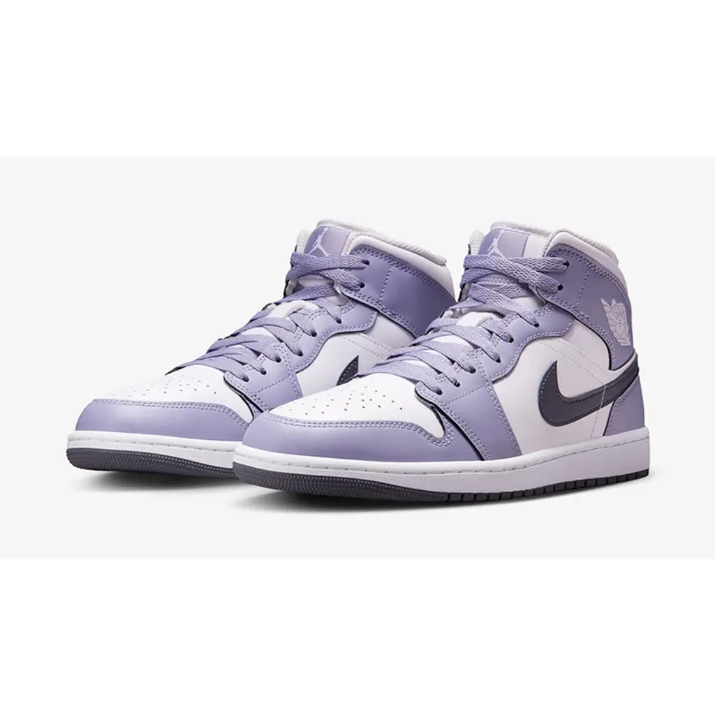 Nike Air Jordan 1 mid Purple Nebula