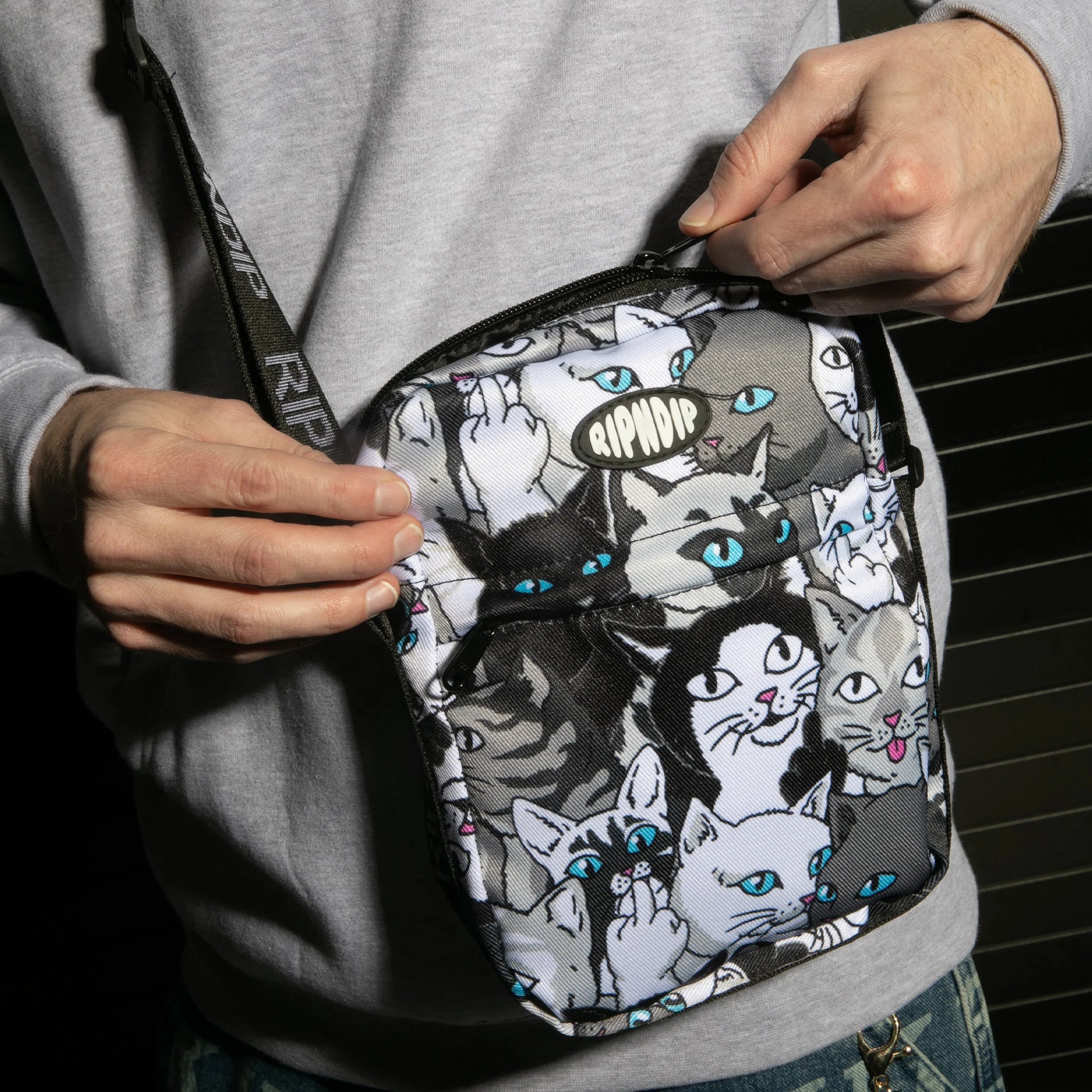 FAMILY TREE SHOULDER BAG ( BLACK )